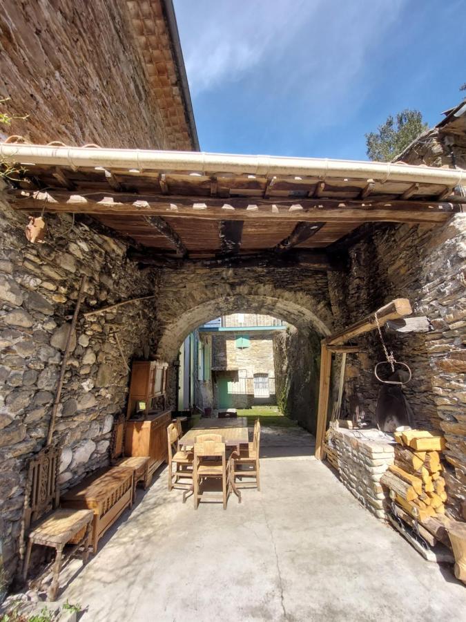 Chambres D'Hotes Dans Mas Avec Jardin En Bord De Riviere Saumane Exterior photo